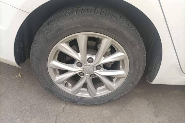 Used Roewe i5 2020 1.5L Automatic 4G Connected Linghao Edition Right Rear Wheel Hub
