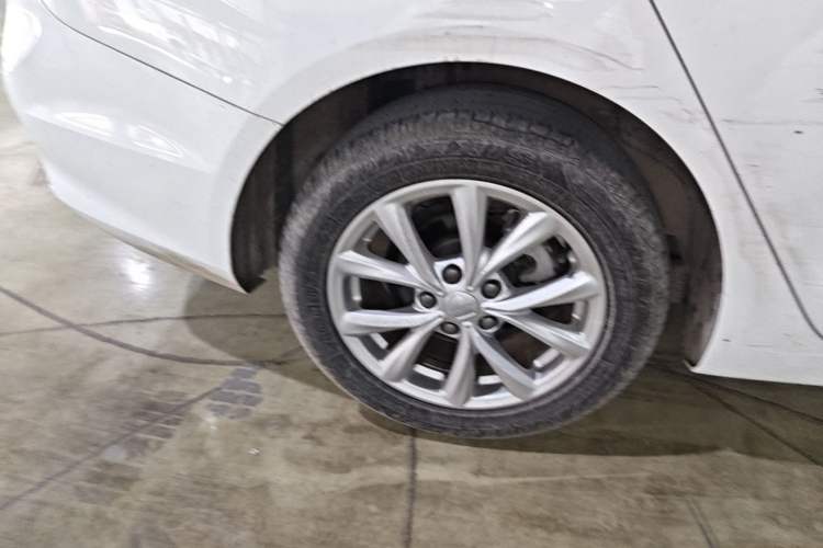 Used Roewe i5 2020 1.5L Manual 4G Connect Luxury Edition Right Rear Wheel Hub