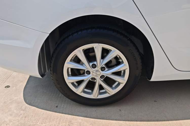 Used Roewe i5 2020 1.5L Manual 4G Connect Luxury Edition Right Rear Wheel Hub