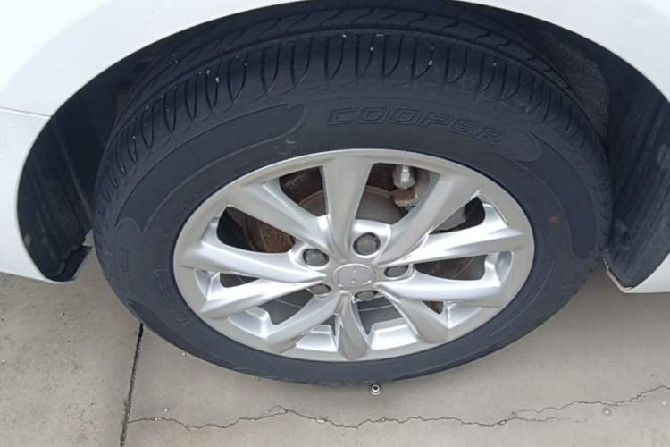 Used Roewe i5 2020 1.5L Manual 4G Connect Luxury Edition Right Rear Wheel Hub