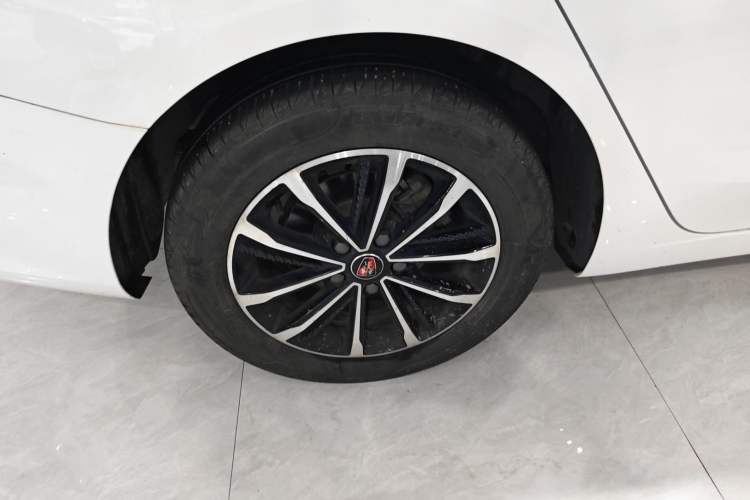 Used Roewe i5 2020 1.5L Automatic 4G Connect Luxury Flagship Edition Right Rear Wheel Hub