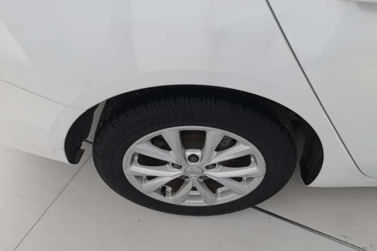 Used Roewe i5 2020 1.5L Automatic 4G Connected Linghao Edition Right Rear Wheel Hub