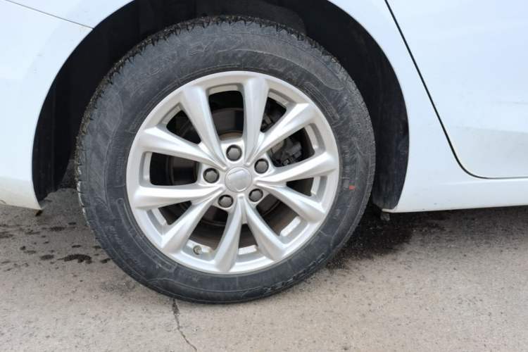 Used Roewe i5 2020 1.5L Automatic 4G Connected Linghao Edition Right Rear Wheel Hub