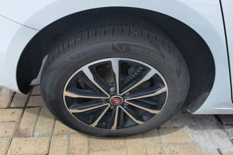 Used Roewe i5 2020 1.5L Automatic 4G Connect Luxury Flagship Edition Right Rear Wheel Hub