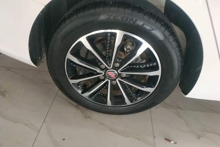 Used Roewe i5 2020 1.5L Automatic 4G Connect Luxury Flagship Edition Right Rear Wheel Hub