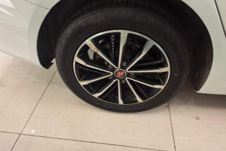 Used Roewe i5 2020 1.5L Automatic 4G Connect Luxury Flagship Edition Right Rear Wheel Hub