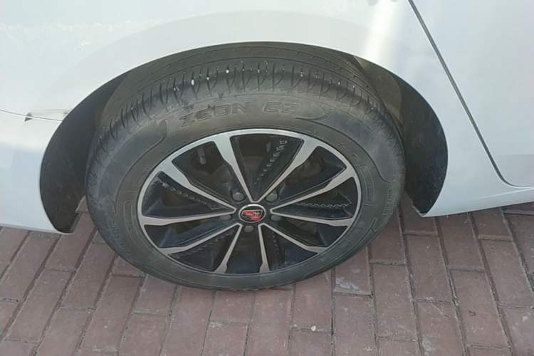 Used Roewe i5 2020 1.5L Automatic 4G Connect Luxury Flagship Edition Right Rear Wheel Hub