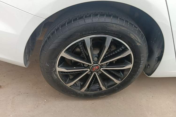 Used Roewe i5 2020 1.5L Automatic 4G Connect Luxury Flagship Edition Right Rear Wheel Hub