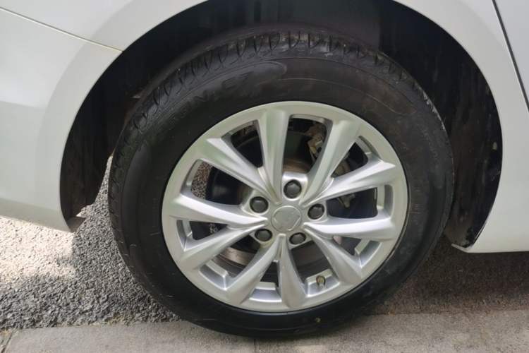 Used Roewe i5 2020 1.5L Automatic 4G Connected Linghao Edition Right Rear Wheel Hub