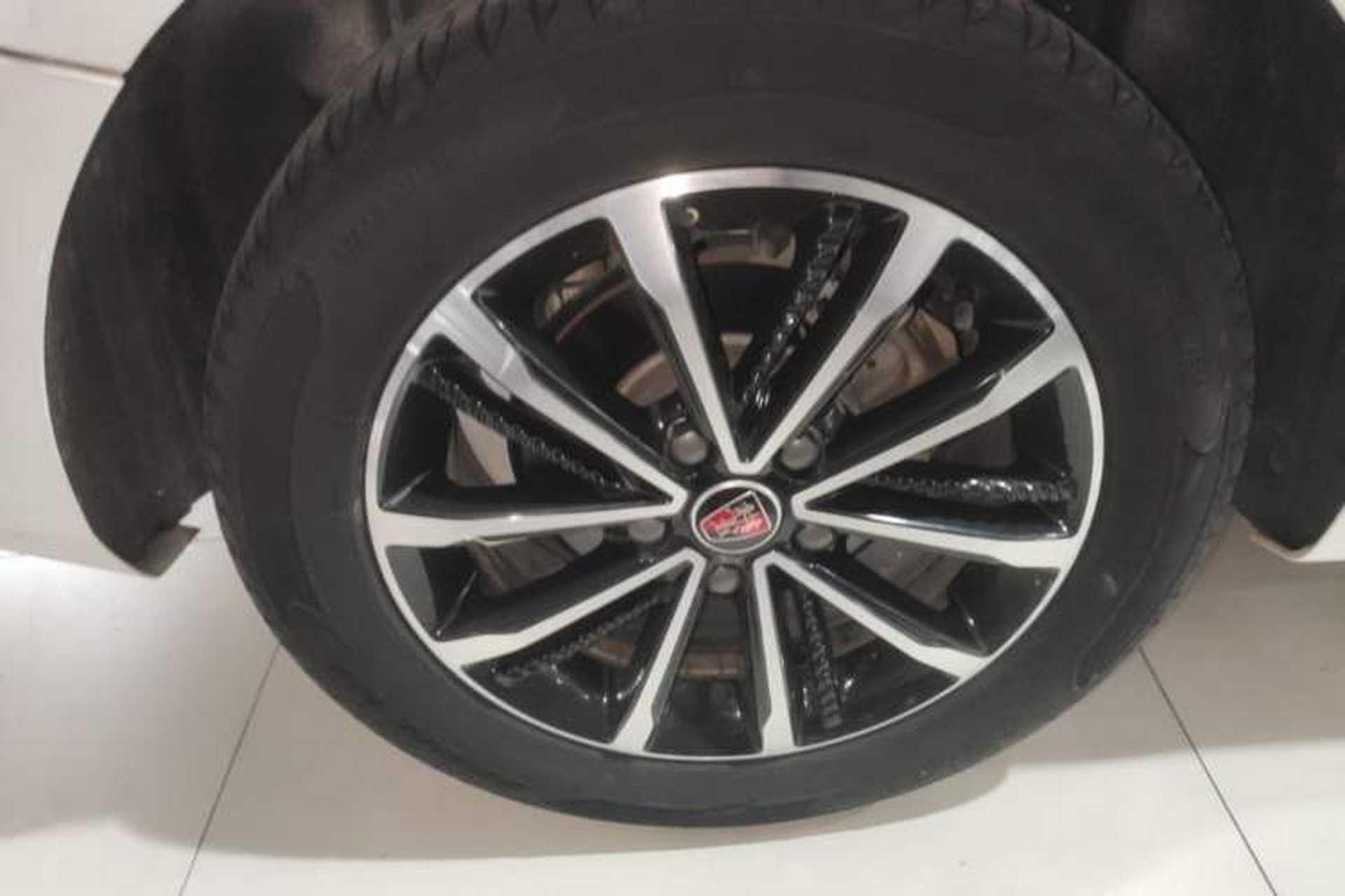 Used Roewe i5 2020 1.5L Automatic 4G Connect Luxury Flagship Edition Right Rear Wheel Hub