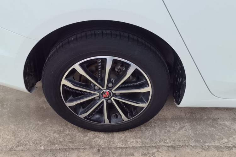 Used Roewe i5 2020 1.5L Automatic 4G Connect Luxury Flagship Edition Right Rear Wheel Hub