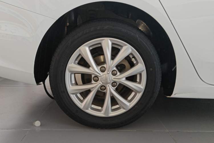 Used Roewe i5 2020 1.5L Manual 4G Connect Luxury Edition Right Rear Wheel Hub