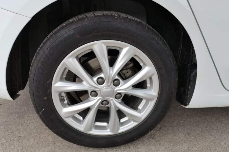 Used Roewe i5 2020 1.5L Automatic 4G Connected Linghao Edition Right Rear Wheel Hub