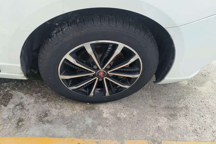 Used Roewe i5 2020 1.5L Automatic 4G Connect Luxury Flagship Edition Right Rear Wheel Hub