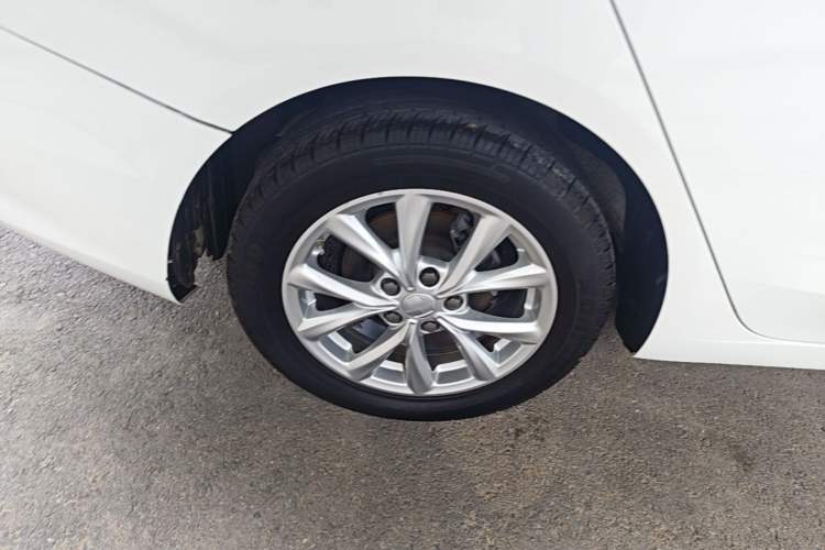 Used Roewe i5 2020 1.5L Automatic 4G Connected Linghao Edition Right Rear Wheel Hub