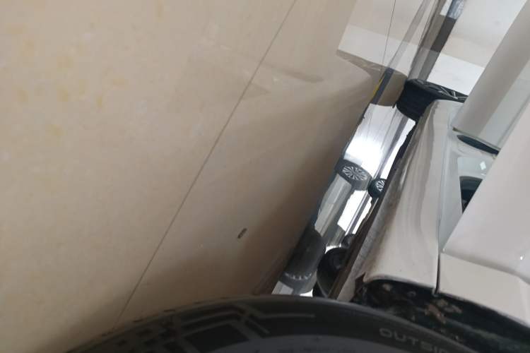 Used Roewe i5 2020 1.5L Automatic 4G Connect Luxury Flagship Edition Right Side Sill