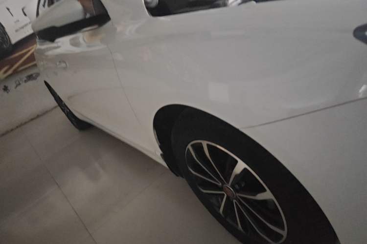 Used Roewe i5 2020 1.5L Automatic 4G Connect Luxury Flagship Edition Right Side Sill