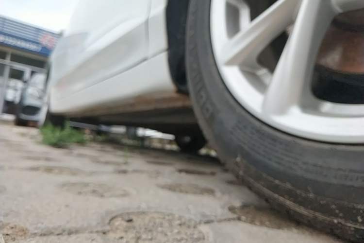 Used Roewe i5 2020 1.5L Automatic 4G Connected Linghao Edition Right Side Sill