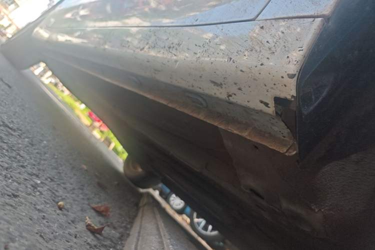 Used Roewe i5 2020 1.5L Automatic 4G Connected Linghao Edition Right Side Sill