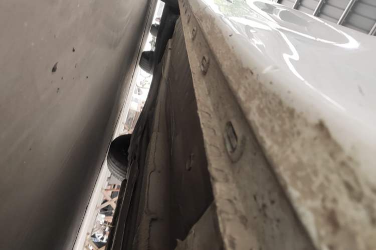 Used Roewe i5 2020 1.5L Automatic 4G Connect Luxury Flagship Edition Right Side Sill