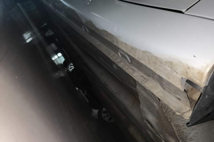 Used Roewe i5 2020 1.5L Automatic 4G Connected Linghao Edition Right Side Sill