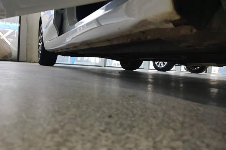 Used Roewe i5 2020 1.5L Automatic 4G Connect Luxury Flagship Edition Right Side Sill