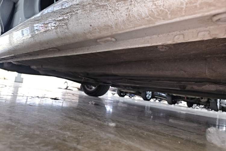 Used Roewe i5 2020 1.5L Manual 4G Connect Luxury Edition Right Side Sill
