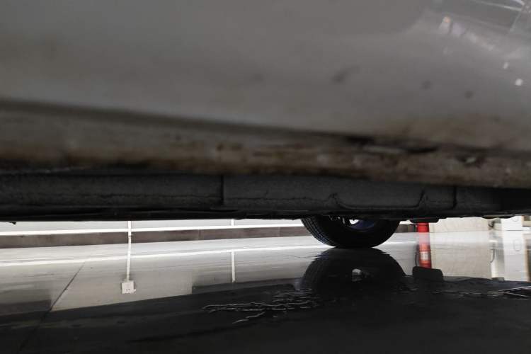 Used Roewe i5 2020 1.5L Automatic 4G Connect Luxury Flagship Edition Right Side Sill
