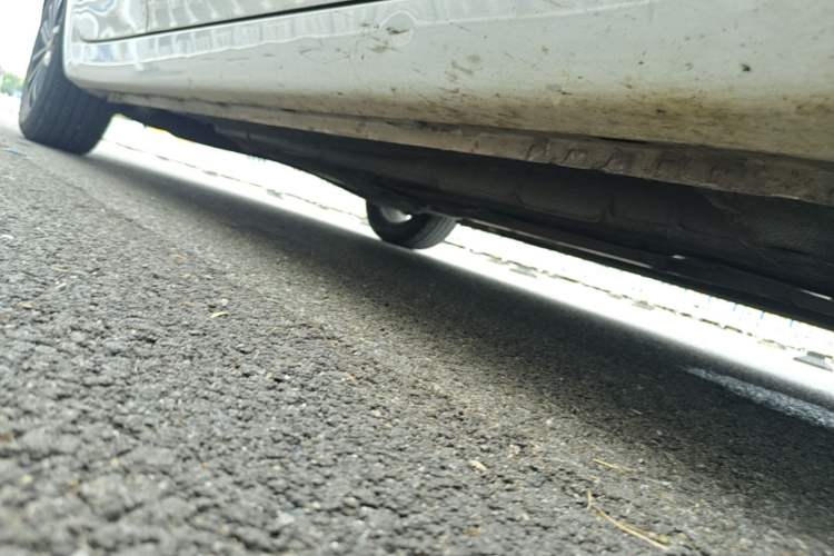 Used Roewe i5 2020 1.5L Automatic 4G Connect Luxury Flagship Edition Right Side Sill