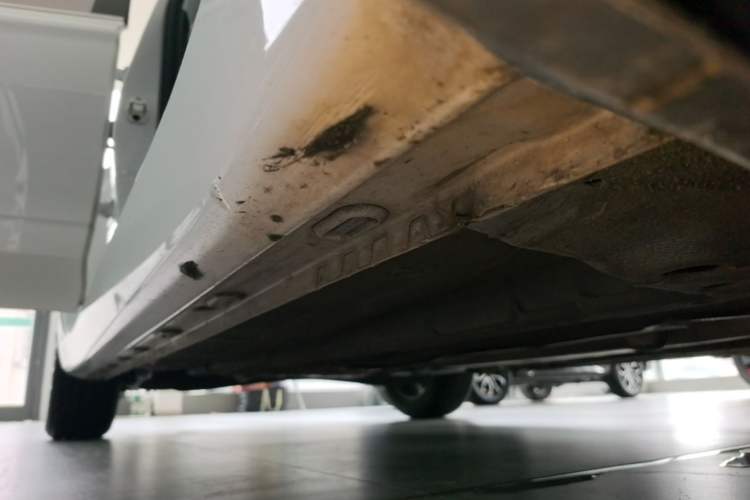 Used Roewe i5 2020 1.5L Manual 4G Connect Leehao Flagship Edition Right Side Sill