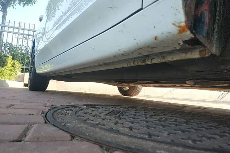 Used Roewe i5 2020 1.5L Automatic 4G Connect Luxury Flagship Edition Right Side Sill