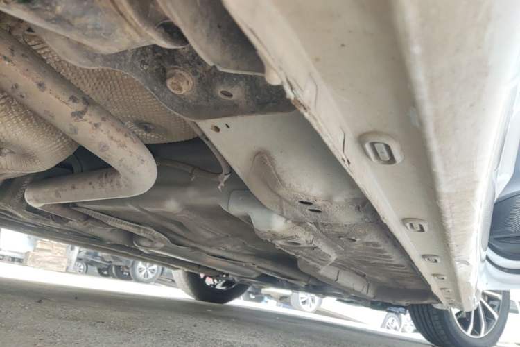 Used Roewe i5 2020 1.5L Automatic 4G Connect Luxury Flagship Edition Right Side Sill