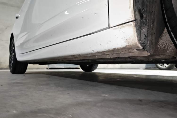 Used Roewe i5 2020 1.5L Automatic 4G Connect Luxury Flagship Edition Right Side Sill