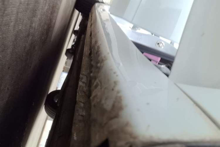 Used Roewe i5 2020 1.5L Automatic 4G Connect Luxury Flagship Edition Right Side Sill