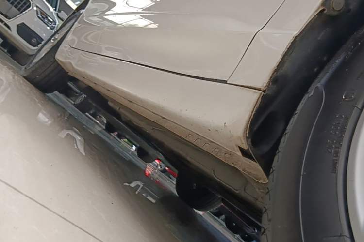 Used Roewe i5 2020 1.5L Automatic 4G Connected Linghao Edition Right Side Sill