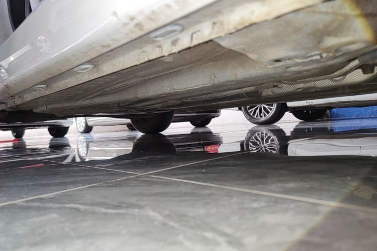 Used Roewe i5 2020 1.5L Manual 4G Connect Leehao Flagship Edition Right Side Sill