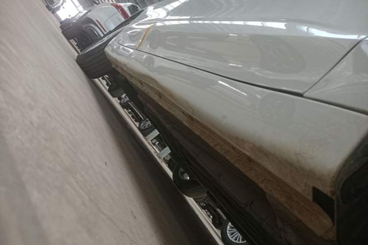 Used Roewe i5 2020 1.5L Manual 4G Connect Luxury Edition Right Side Sill