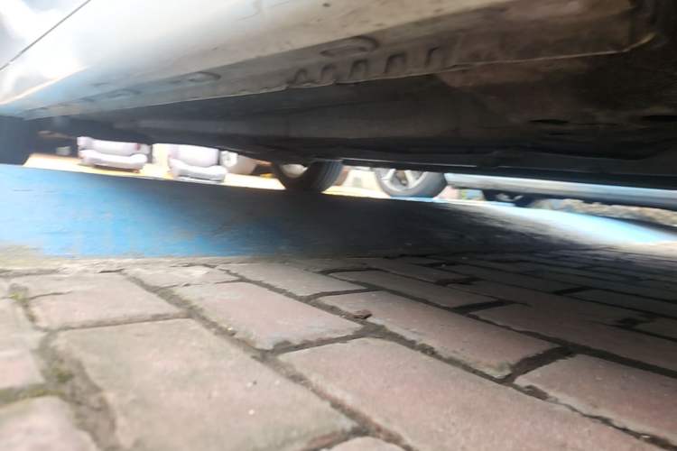 Used Roewe i5 2020 1.5L Manual 4G Connect Luxury Edition Right Side Sill