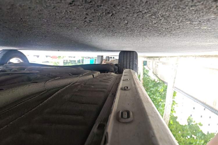 Used Roewe i5 2020 1.5L Automatic 4G Connected Linghao Edition Right Side Sill