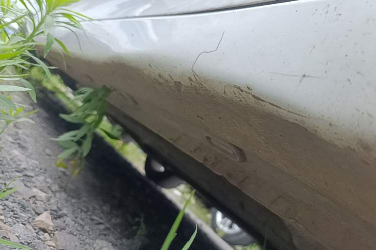 Used Roewe i5 2020 1.5L Manual 4G Connect Luxury Edition Right Side Sill