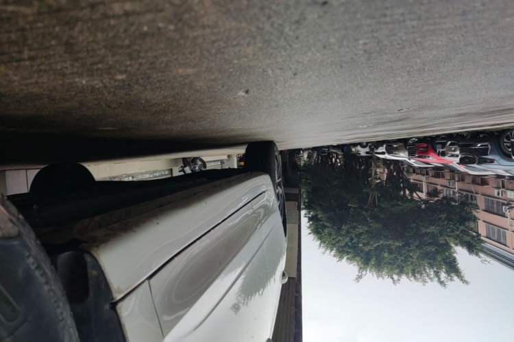 Used Roewe i5 2020 1.5L Automatic 4G Connect Luxury Flagship Edition Right Side Sill