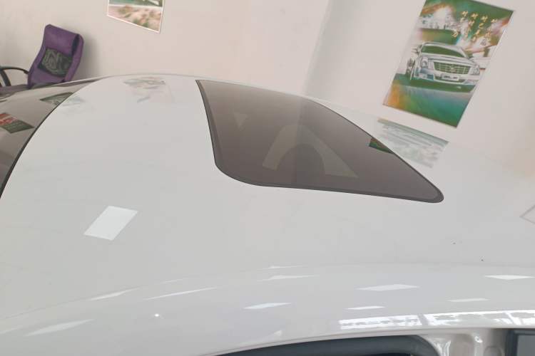 Used Roewe i5 2020 1.5L Automatic 4G Connect Luxury Flagship Edition Roof