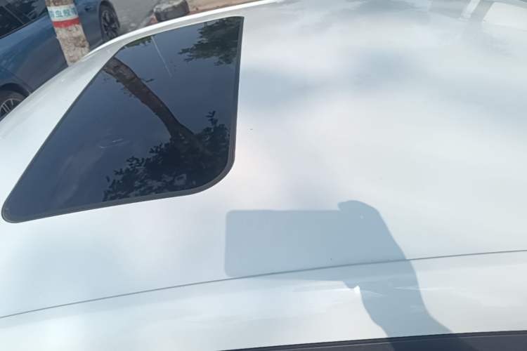 Used Roewe i5 2020 1.5L Automatic 4G Connect Luxury Flagship Edition Roof