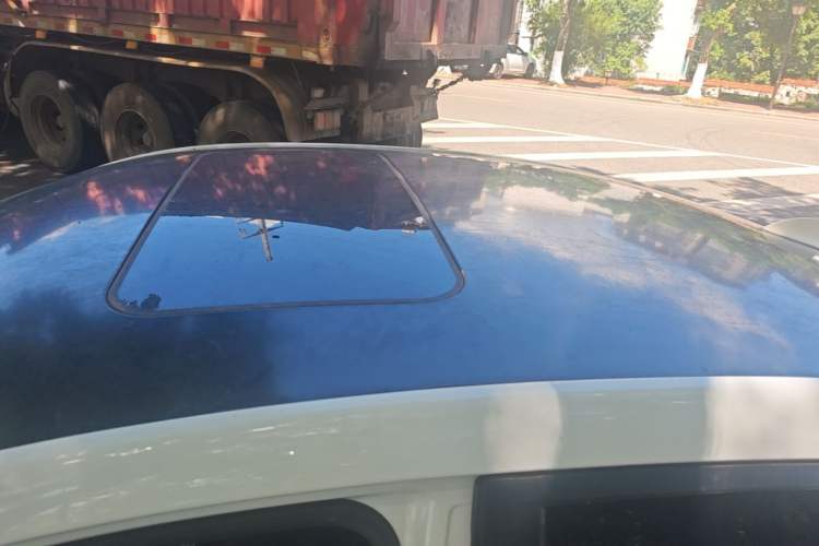 Used Roewe i5 2020 1.5L Automatic 4G Connected Linghao Edition Roof