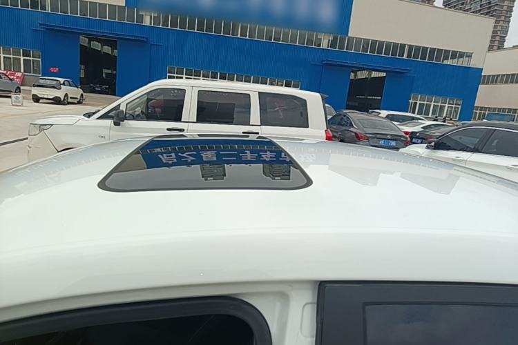 Used Roewe i5 2020 1.5L Automatic 4G Connected Linghao Edition Roof