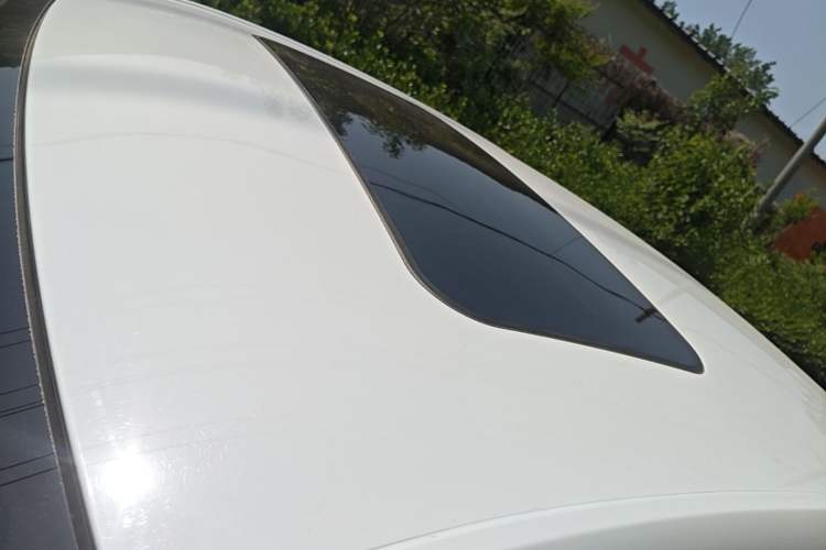 Used Roewe i5 2020 1.5L Manual 4G Connect Leehao Flagship Edition Roof