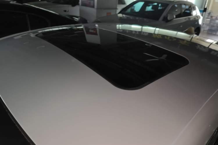 Used Roewe i5 2020 1.5L Automatic 4G Connected Linghao Edition Roof