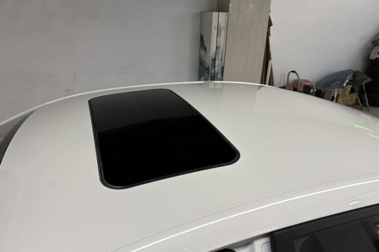 Used Roewe i5 2020 1.5L Automatic 4G Connect Luxury Flagship Edition Roof