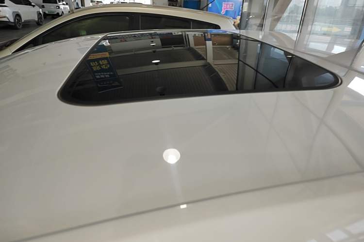 Used Roewe i5 2020 1.5L Automatic 4G Connect Luxury Flagship Edition Roof