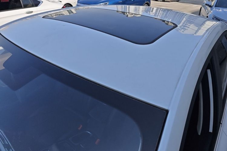 Used Roewe i5 2020 1.5L Automatic 4G Connect Luxury Flagship Edition Roof